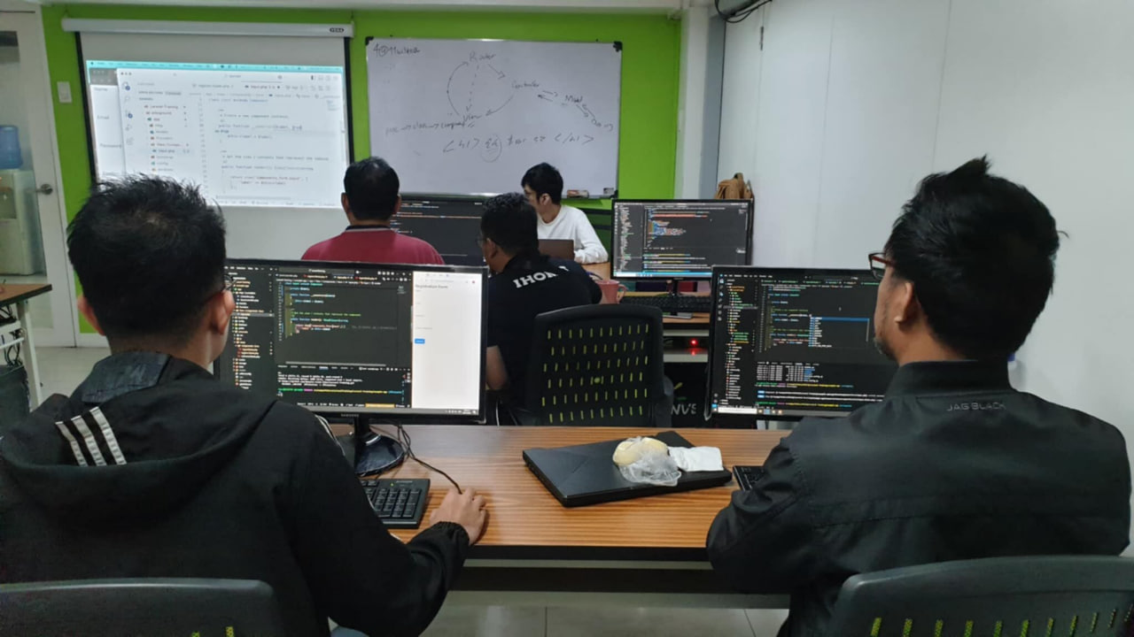 Jhonmar attending hands-on HTML, CSS, Bootstrap, and web design training